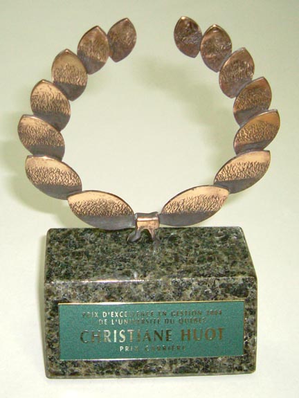 Trophée - Bronze, granit et laiton - Université du Québec