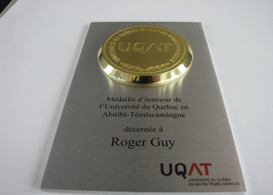Plaque reconnaissance - aluminium et laiton - UQAT