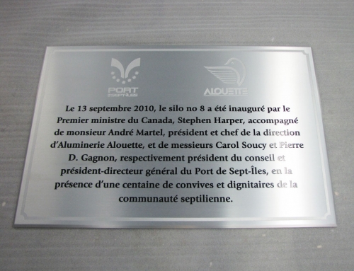 Plaque commémorative - aluminium gravé à l'acide - Soprema - Gravure Alain  Robitaille