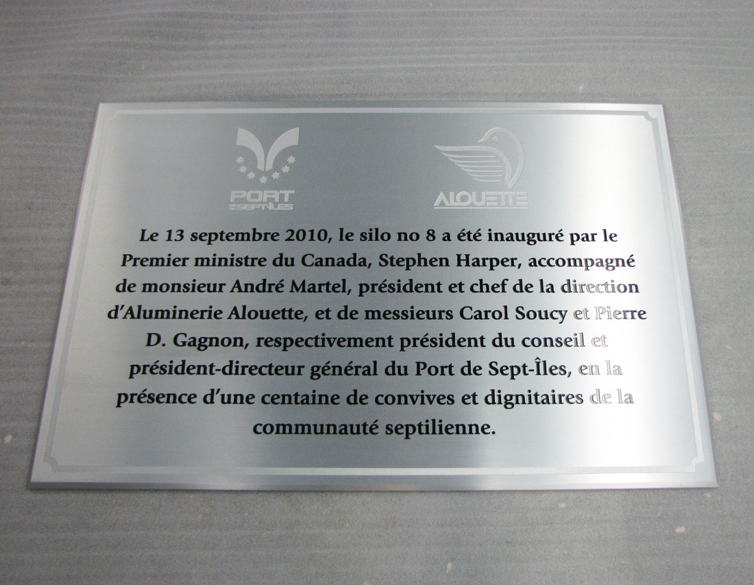Plaque commémorative – Aluminium imprimé – Port de Sept-Îles